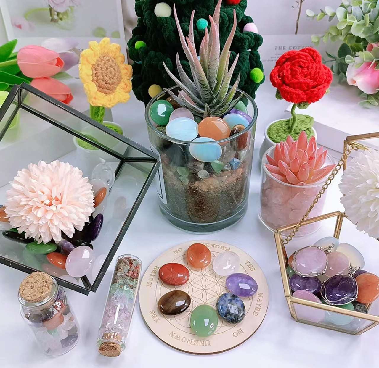 LAIDANLA 10PCS Healing Crystals Palm Stone Set Oval Crystal Amethyst Rose Quartz Obsidian Clear Quartz Polished Natural Stones Pocket Gemstone Home Decoration for Meditation and Anxiety Stress Relief