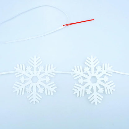 FAZHBARY 4 Pack White Snowflake Garland Felt Circle Dot Garland Winter Snowflake Banner Snow Banner DIY Winter Themed Party Decorations