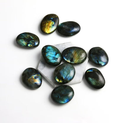 Namzi Tumbled Polished Natural Labradorite Stone Crystals, Palm Stone, Worry Stone, Crystals and Healing Stones Quartz Bulk for Wicca, Reiki, Healing Energy, Chakra Stones, Witchcraft Supplies(1Pcs)