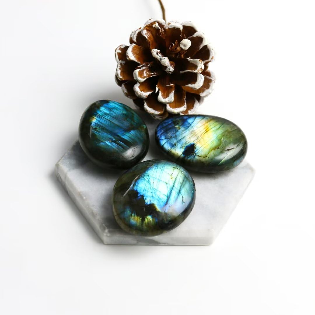 Namzi Tumbled Polished Natural Labradorite Stone Crystals, Palm Stone, Worry Stone, Crystals and Healing Stones Quartz Bulk for Wicca, Reiki, Healing Energy, Chakra Stones, Witchcraft Supplies(1Pcs)