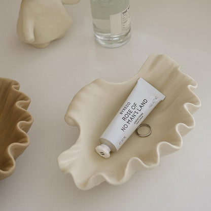 WENSHUO Ocean Shell Ceramic Decorative Bowl, Jewelry Dish for Rings, Trinkets, Crème (Matte Crème)