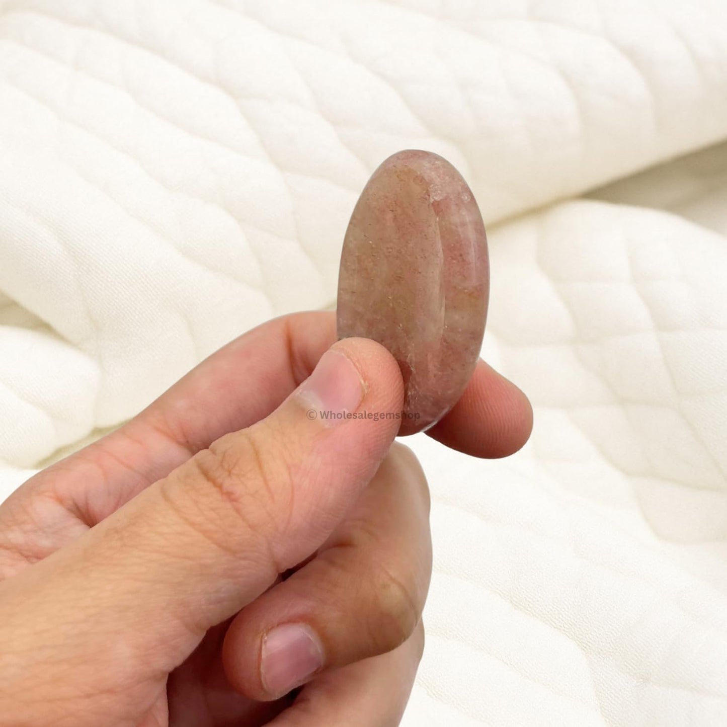 GEMSCITE Strawberry Quartz Thumb Worry Stones Metaphysical Gemstone Crystal Healing Reiki Men Women Gift FENG Shui Positive Energy Love Wellness Palm Stones Wicca Powerful