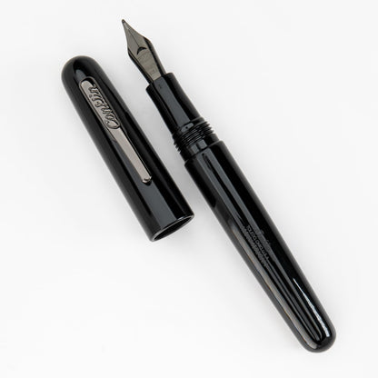 Conklin All American Fountain Pen in Black – Medium Nib, Timeless Design & Premium Craftsmanship – Ideal Gift for Professionals & Collectors