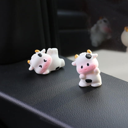 6 Pcs Mini Cows Car Accessories, Cow Print Dashboard Decorations & Rear View Mirror Ornaments, Cute Car Decor for Women Girl