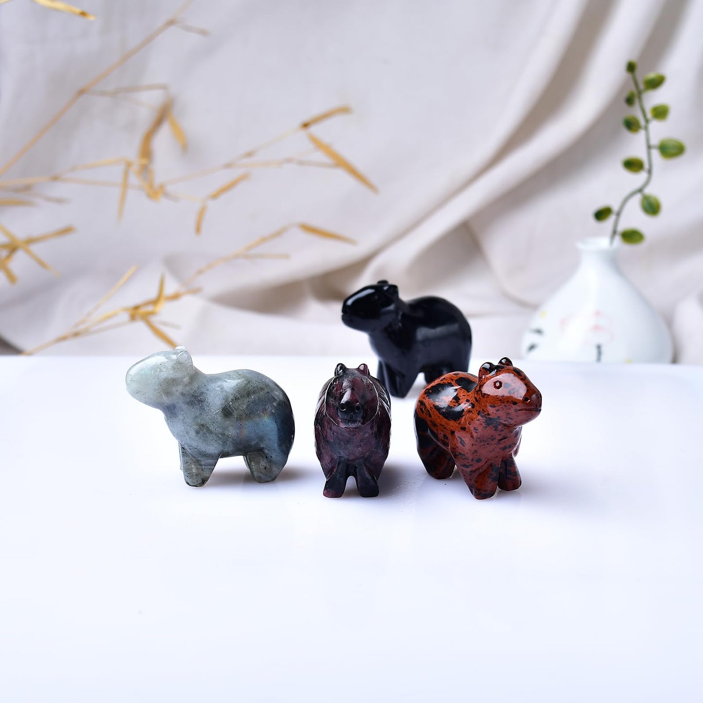 WUYOUSHI Natural Red Obsidian Capybara Statue 2" Healing Crystal Handmade Sculpture Lucky Guardian Pocket Statues Reiki Meditation Relieve Anxiety Office Home Decoration Gift