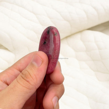 GEMSCITE Rhodonite Thumb Worry Stones Metaphysical Gemstone Crystal Healing Reiki Men Women Gift FENG Shui Positive Energy Love Wellness Palm Stones Wicca Powerful