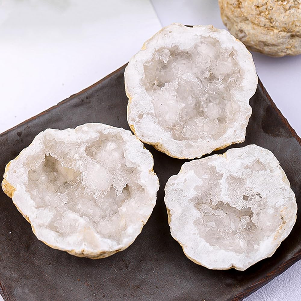 8pcs Natural Quartz Caves Knock Open in The Middle 1.2-2 inch White geode Set with Magnifying Glass and Display Stand Ideal for School Gifts and Prizes（Morocco White geode 8pcs Set）