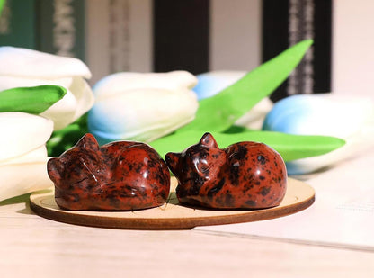QINJIEJIE Red Obsidian Cat Crystals Decor Sleeping Cat Statue Healing Stone Decor Pocket Polished Gemstones Figurine Office Room Home Desk Decors Cute Gem Gifts for Women Men Stocking Stuffers