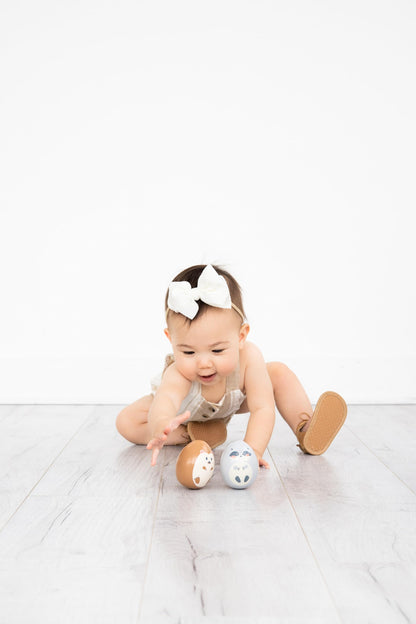 Pearhead Wooden Wobble Toy Set, Raccoon & Hedgehog Montessori Balance Toys for Babies 6+ Months, FSC Certified, Sensory Tummy Time Development Toy