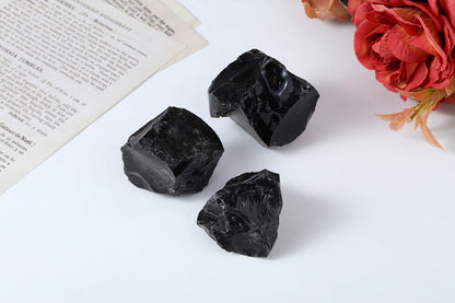 XIANNVXI Obsidian 1.8-2.2" Large Raw Crystals and Healing Stones Natural Rough Crystal Rocks for Decor Gifts Tumbling Cabbing Polishing Fountain Rocks 1PCS