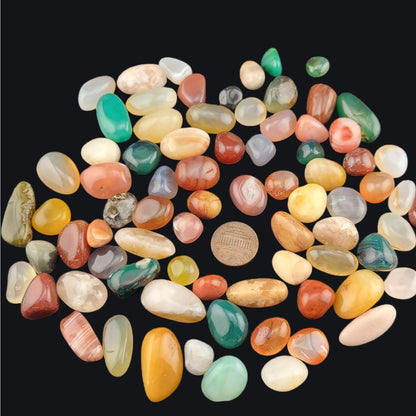 1,000 Carats Mixed Agates Handpicked Tumbled Stones Crystals Chips 0.4''-0.6'' Bulk Pocket Stones for Healing, Reiki, Meditation, Witchcraft and Home Decorations (Mixed Agate)