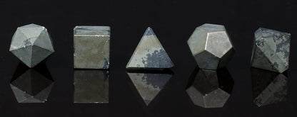 Crocon® Golden Pyrite 5pcs Platonic Solids Crystal Geometry Set Platonic Solids Sacred Geometric Stones for Meditation Reiki Balancing Healing Chakra Stone Cleansing Spiritual Good Luck 15-20 mm