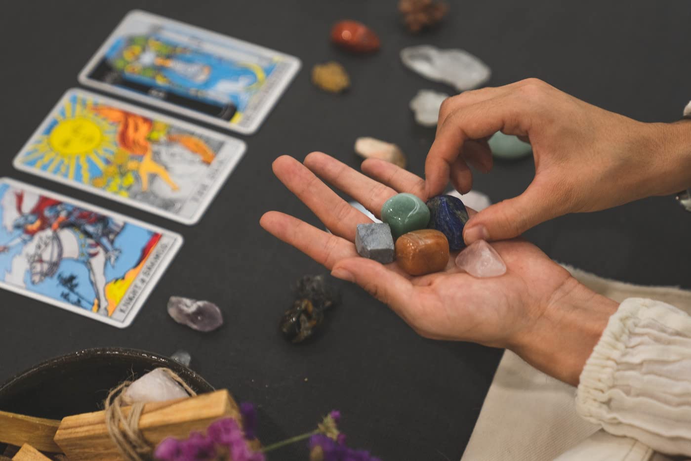 MAIBAOTA Dragon Bloodstone Tumbled Crystals Polished Stones Natural Gemstones Decorative Stones for Vase