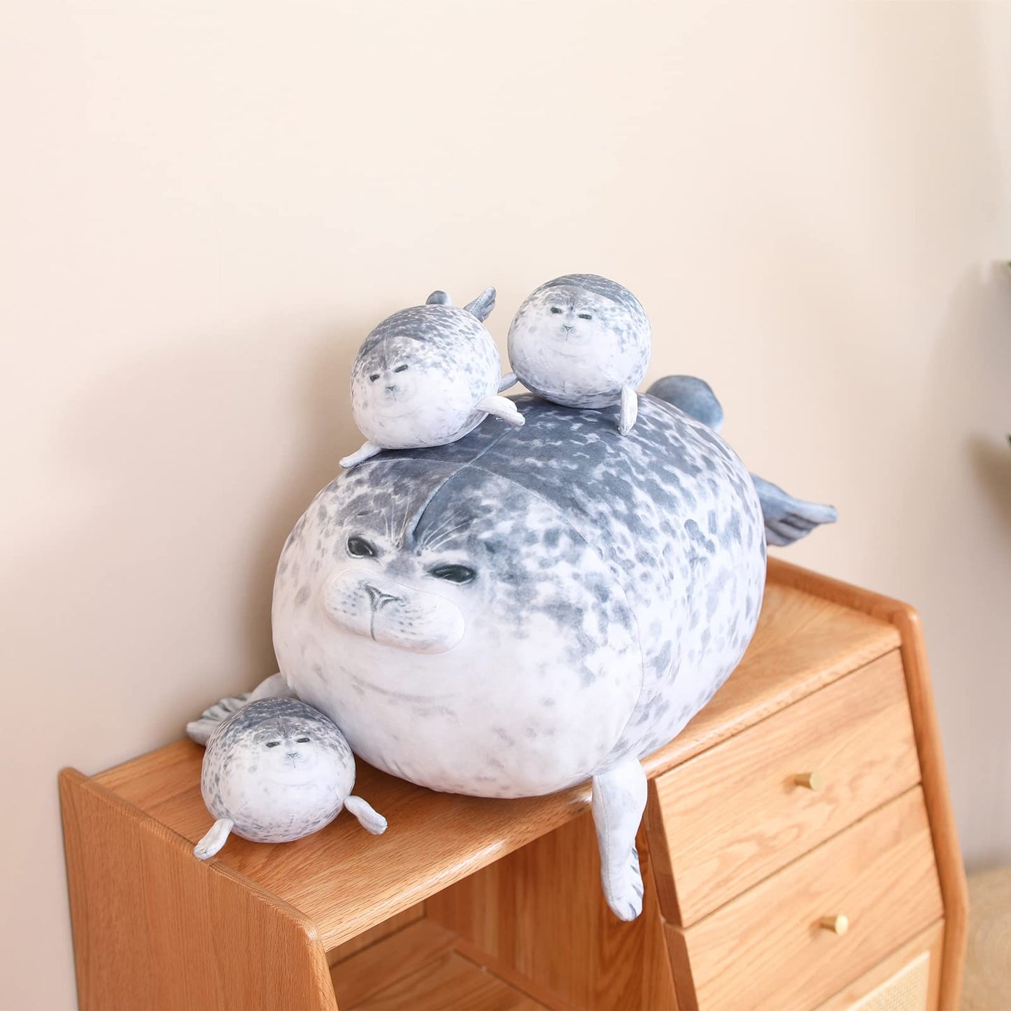 SQEQE Chubby Seal Pillow Plush with 4 Baby Seal Plushies in Her Tummy, Stuffed Cotton Plush Animal Toy for Kids and Adult Gift