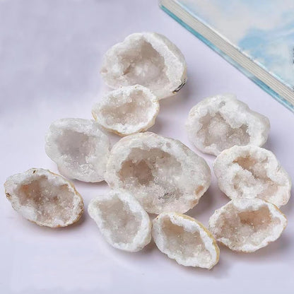 8pcs Natural Quartz Caves Knock Open in The Middle 1.2-2 inch White geode Set with Magnifying Glass and Display Stand Ideal for School Gifts and Prizes（Morocco White geode 8pcs Set）