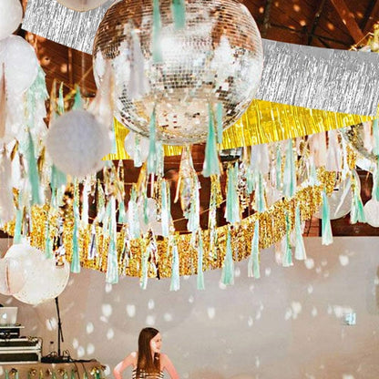 BEISHIDA 3 Packs 30 Feet Metallic Foil Fringe Garland Tinsel Streamers，Shiny Silver Wall Hanging Tinsel Fringe Banners for Wedding Birthday Party Decoration Halloween Christmas New Year