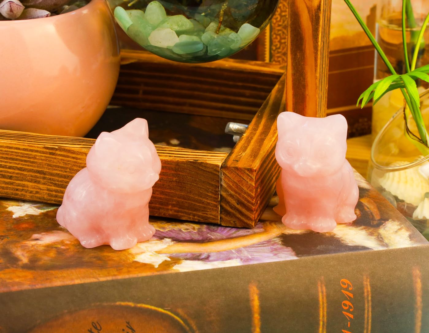 DUQGUHO Cat Decor Rose Quartz Cat Crystal Figurines Mom Crystals Gifts for Cat Lovers Men Women Lucky Cute Cat Statue Pink Gift Decor Mothers Cute Decoration 1PC