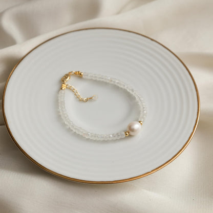 Gempires Moonstone Beaded Bracelets with Freshwater Pearls Crystal Jewelry June Birthstone Handmade Bracelets Hypoallergenic 7.5 Inch Gold Plated New Beginning Gemstone Jewelry