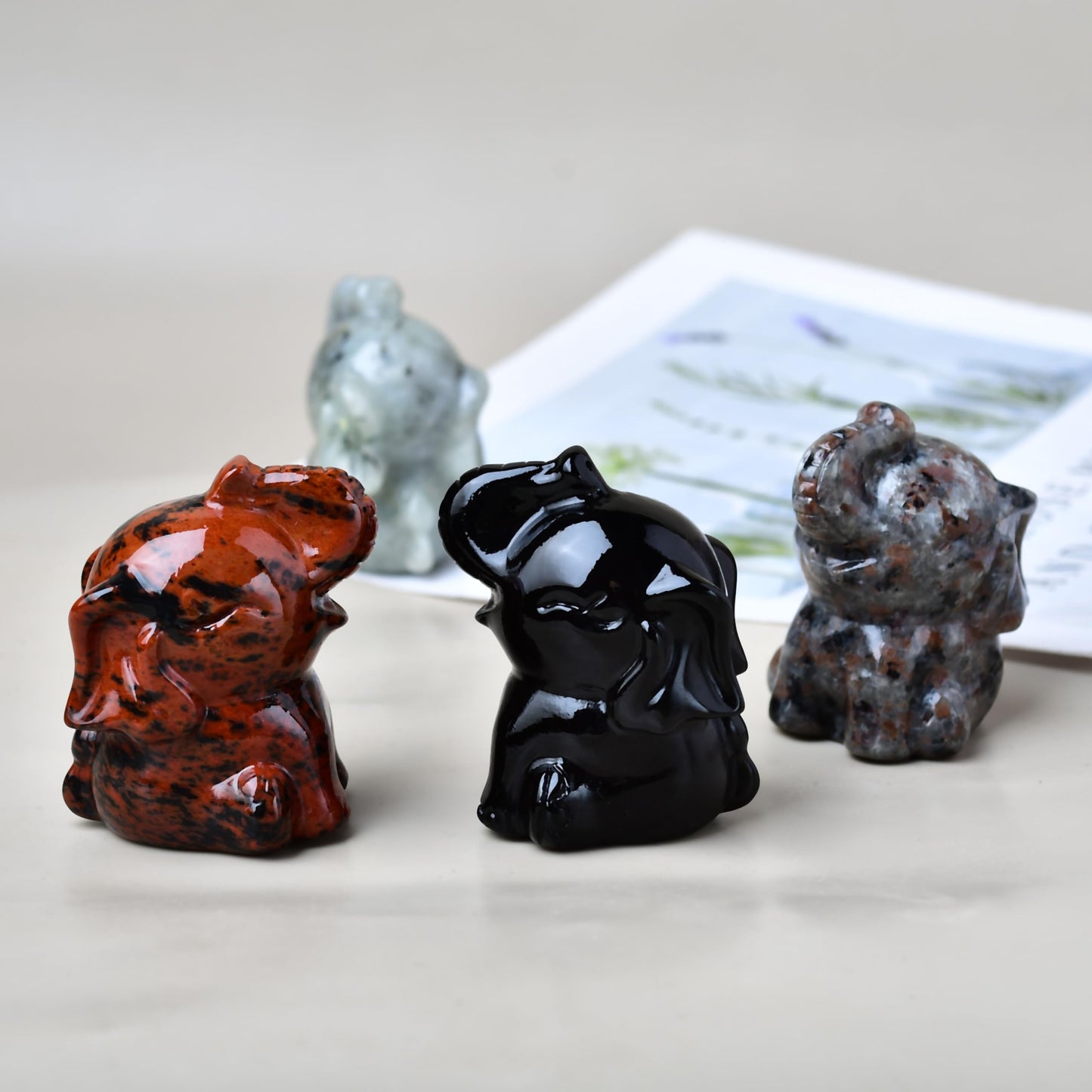 DZJXBZhu Obsidian Elephant Crystal Statue Healing Crystal Meditation Pocket Figurine Statue Natural Gemston Hand Carved Polished Home Room Office Desk Decoration Gift Collect