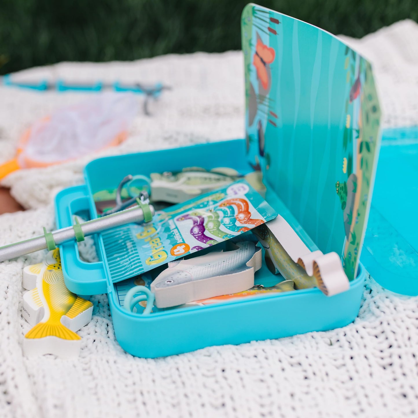 Melissa & Doug Let’s Explore Fishing Play Set – 21 Pieces Toy Fishing Set for Toddlers and Kids, Pretend Play Toy, Learning Toys for Kids Ages 3+ - FSC-Certified - FSC Certified