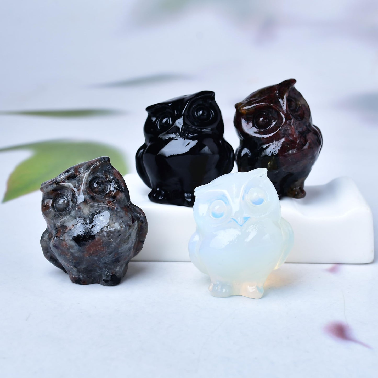 WUYOUSHI Natural Flame Stone Crystal Owl Decor Healing Stone Crystal Pocket Figurine Statue Hand Carved Polished Natural Gemstone Office Desk Meditation Spiritual Gift