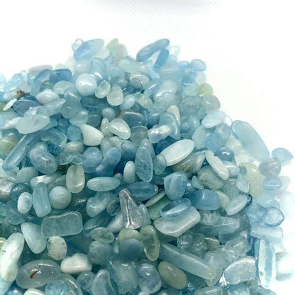 IMALY Aquamarine Tumbled Chips Stone Polished Crushed Healing Crystal Quartz Pieces Irregular Shaped Stones for Home Decorative Stones Vases Plants Succulents 0.5lb