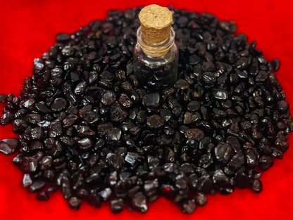 Indian Consigners Natural Crushed Polished Tumbled Gem Stone Chips, Decoration & Healing Crystals (Garnet)