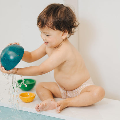 PlanToys® Fountain Bowl Set Montessori Water Play Toys for Toddlers | Sensory Bath & Beach Toy | STEM Toy for 1 Year Old | Eco-Friendly Pouring & Scooping Bowls