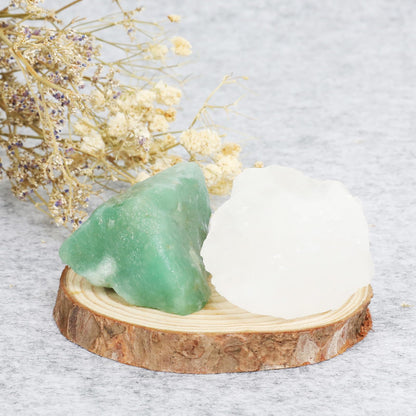 Orientrea Raw Green Aventurine Rough Crystal with Clear Quartz, Natural Green Aventurine Crystal and Healing Stones for Tumbling, Decoration, Polishing, Wire Wrapping, Wicca & Reiki 2PCS