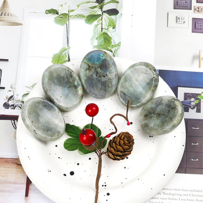 Nvzi Worry Stones Labradorite Stones, Chakra Crystals and Healing Stones, Oval Palm Stone, Thumb Stone, Crystals for Beginners, Spiritual Gifts for Women, Meditation Accessories (1PCS)