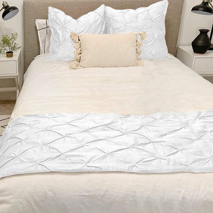 Lusso Mercato Ultra Soft 1-Piece Bed Runner - Luxurious 100% Cotton 800 Thread Count Pinch Pleated Bed Runner Solid (1 Piece Pinch Pleated Bed Runner) King Size (102"X20") White