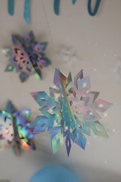 12pcs 3D Christmas Hanging Snowflakes Decorations， Iridescent Paper Snowflakes Snow Flakes Garland for Winter Wonderland Frozen Christmas Birthday Party Decorations，
