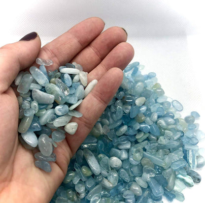 IMALY Aquamarine Tumbled Chips Stone Polished Crushed Healing Crystal Quartz Pieces Irregular Shaped Stones for Home Decorative Stones Vases Plants Succulents 0.5lb