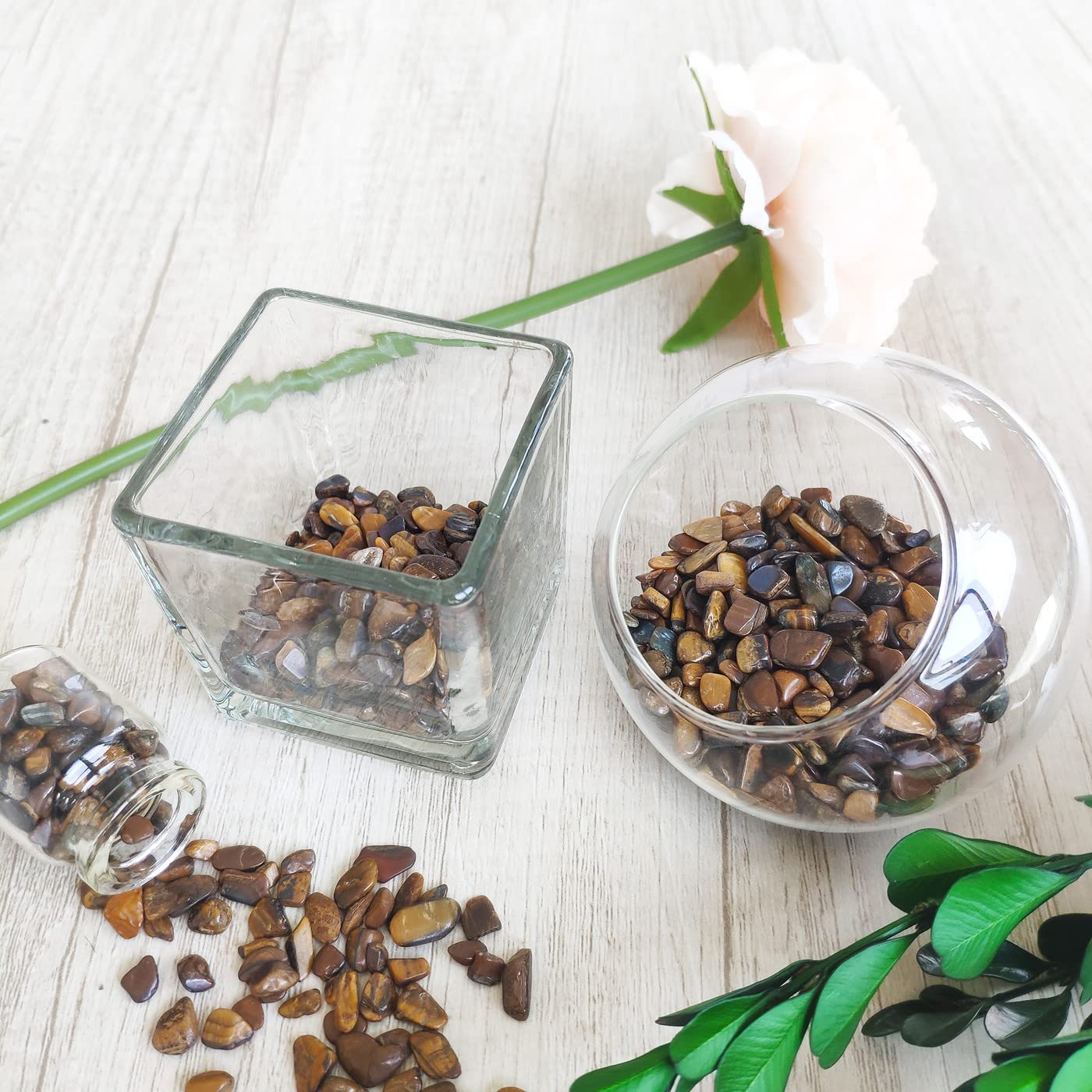 ZHIYUXI Tigers Eye Crystal Vase Filler Crystal Chips Stone for Decoration Succulent Plants Vase Fish Tank Gravel Crushed Crystals Chips Gemstone Polished Healing Crystals Quartz Home Decor Gem Stones