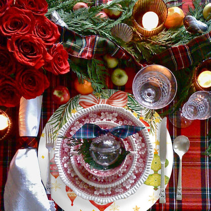 50 Pack Christmas Paper Placemats 13.7 Inch Xmas Disposable Round Place Mats Winter Christmas Ball Table Mats for Holiday New Years Party Home Dinner Table Setting