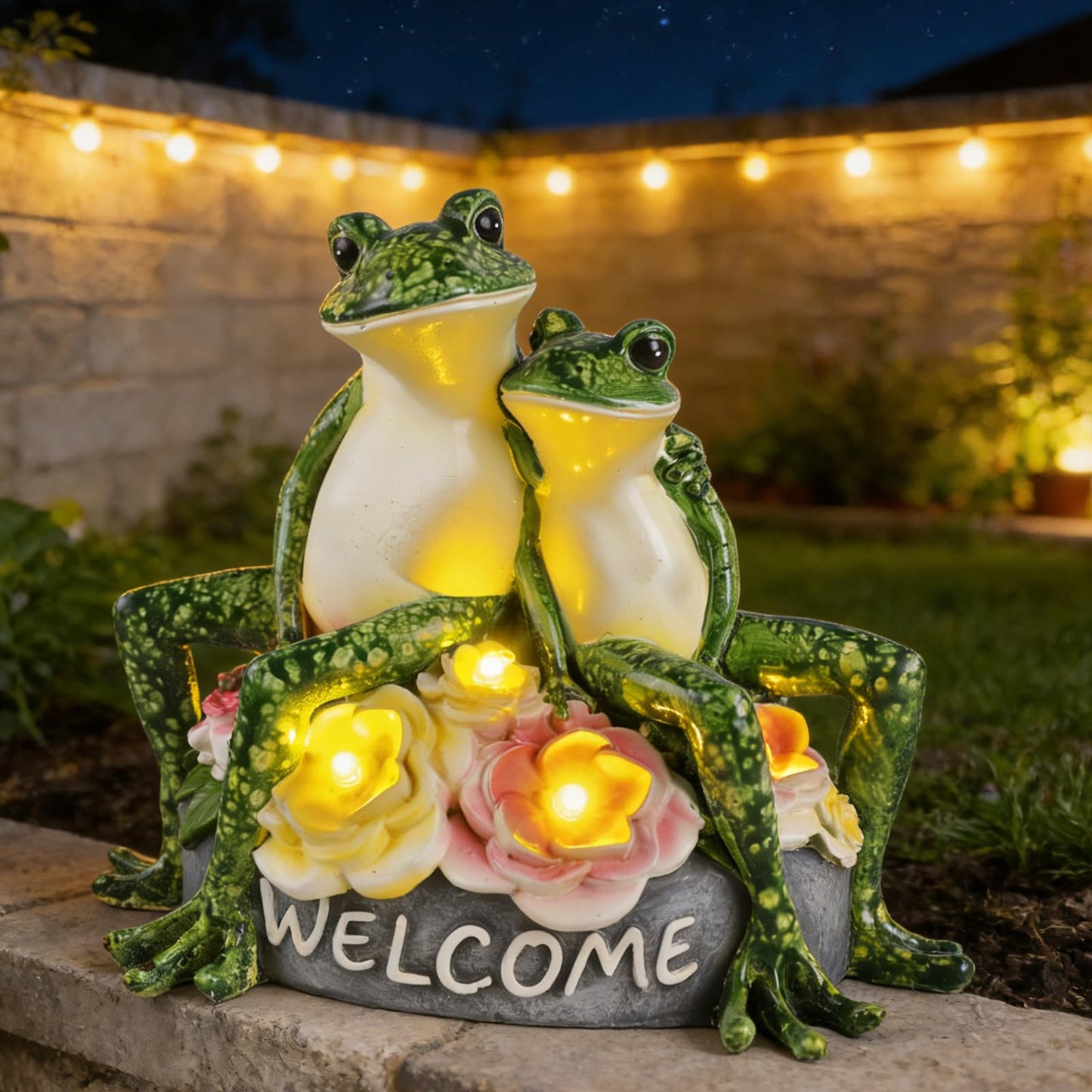 Solar Frog Garden Statues Outdoor Decor - 5.5" Resin Frog Figurine with Welcome Sign, Waterproof Yard Art Ornament for Patio Lawn Porch, Unique Housewarming Birthday Gifts for Women Mom Grandma