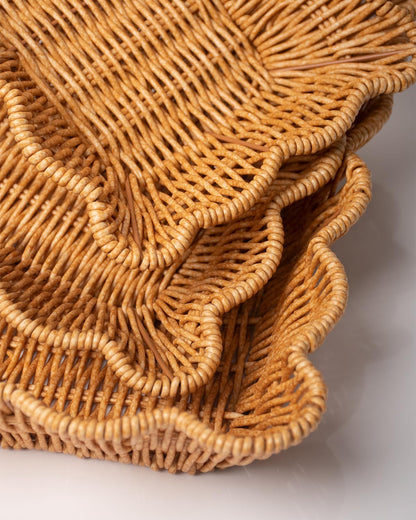Woven Scalloped Storage Baskets Set of 3, Wicker Poly Rattan Serving Trays for Bread Fruits Vegetables, Kitchen Table Restaurant Decor Organizer (Large 11.5x9x2, Medium 10x8x2, Small 9x6.5x2)