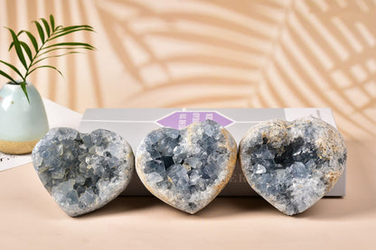 AMOYSTONE Heart Celestite Crystals Natural Healing Crystal Blue Geode Raw Celestite Clusters Large Crystal Stone for Reiki, Gifts, Decor with Plastic Stand 3.6"-4"