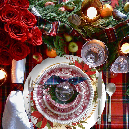 50 Pack Christmas Paper Placemats 13.7 Inch Xmas Poinsettia Disposable Round Place Mats Winter Red Green Table Mats for Holiday Christmas New Years Party Home Dinner Table Setting