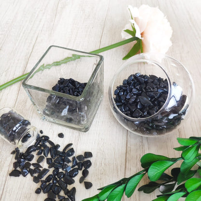 ZHIYUXI Obsidian Crystal Vase Filler Crystal Chips Stone for Decoration Succulent Plants Vase Fish Tank Gravel Crushed Crystals Chips Gemstone Polished Healing Crystals Quartz Home Decor Gem Stones