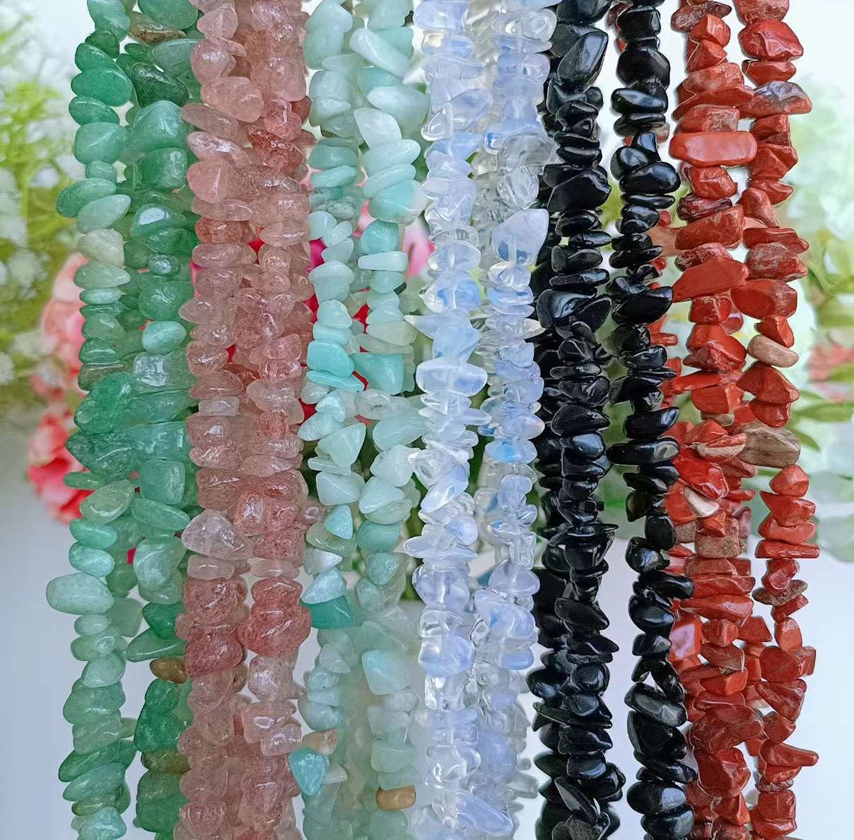 LAIDANLA Strawberry Quartz 400pcs Natural Chip Stone Beads 5-8mm Healing Crystal Irregular Gemstones Drilled DIY Loose Rocks Bead Crystal for Bracelet Earrings Necklace Jewelry Making Crafting
