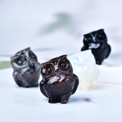 WUYOUSHI Natural Garnet Crystal Owl Decor Healing Stone Crystal Pocket Figurine Statue Hand Carved Polished Natural Gemstone Office Desk Meditation Spiritual Gift