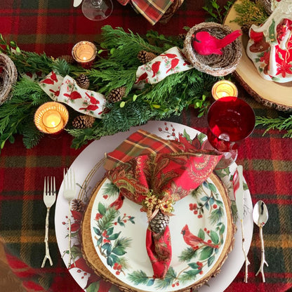 50 Pack Christmas Paper Placemats 13.7 Inch Xmas Poinsettia Disposable Round Place Mats Winter Red Green Table Mats for Holiday Christmas New Years Party Home Dinner Table Setting