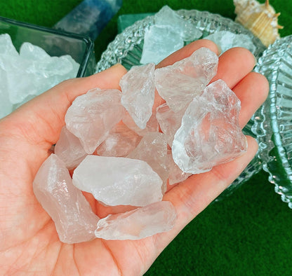 QINJIEJIE 0.9Lbs Clear Quartz Raw Crystals Natural Rough Stones Bulk Large 1" Rocks Wholesale Reiki White Gemstones Fountain Rocks for Decoration Tumbling Cabbing Polishing Wire Wrapping Wicca