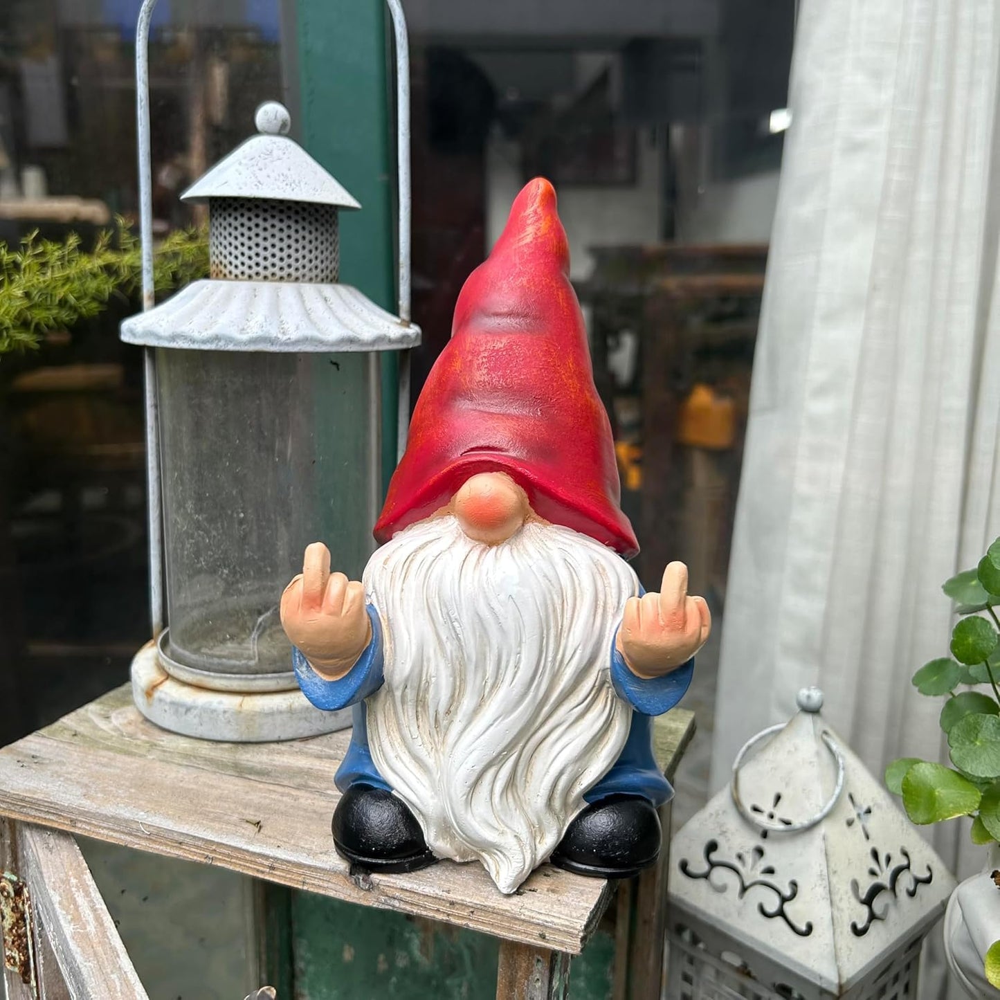 Middle Finger Gnome Statue 7.8in， Naughty Garden Gnome Statue Decoration and Lawn Ornament - Funny Garden Gnomes for Outdoor or Home Decor