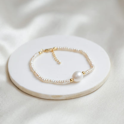 Gempires Handmade Freshwater Pearl Bracelet for Women 14k Gold-Plated Beaded Jewelry Dainty Stackable Boho Bracelet June Birthstone Gift Hypoallergenic Elegant Pearl Bracelet