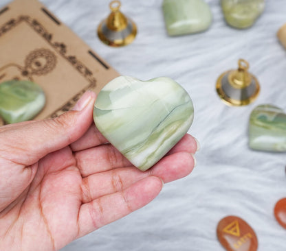Crocon 50mm Serpentine Heart Stone Big Heart Shape Puff Stones Set 450+ Carats Pocket Crystal Healing Tumble Collection Palm Worry Stone Good Luck Charm Meditation Gift Craft Home Decor