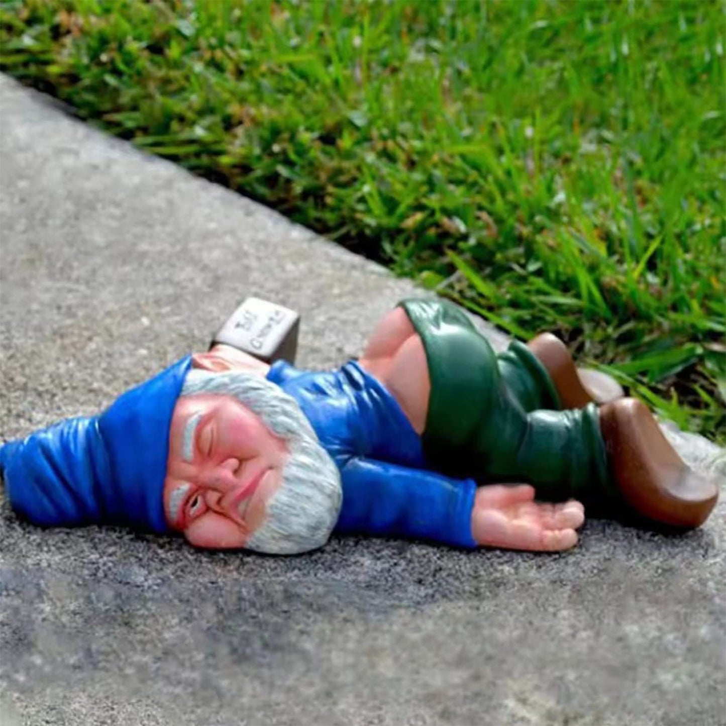 MINICAR Funny Drunk Garden Gnome Statue 9.5 Inch - Indoor Home Office Figurine Decor Outdoor Yard Lawn Patio Sculpture Decoration, Naughty Gifts for Women Men, Blue