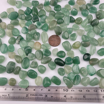 1,000 Carats Green Aventurine Handpicked Tumbled Stones Crystals Chips 0.2''-0.5'' Bulk Pocket Stones for Healing, Reiki, Meditation, Witchcraft and Home Decorations (Green Aventurine)