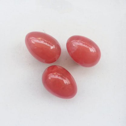 Sunshcat Synthetic Cherry Quartz Egg Shaped Meditation Chakra and Home Decor Balance Crystals and Healing Stones Statue Set,35 * 50mm Easter and Thanksgiving Gift,with Wooden Bracket